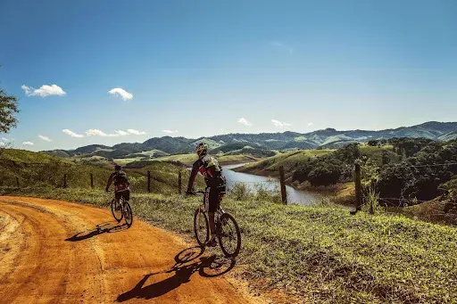 guided vs self guided bike tours